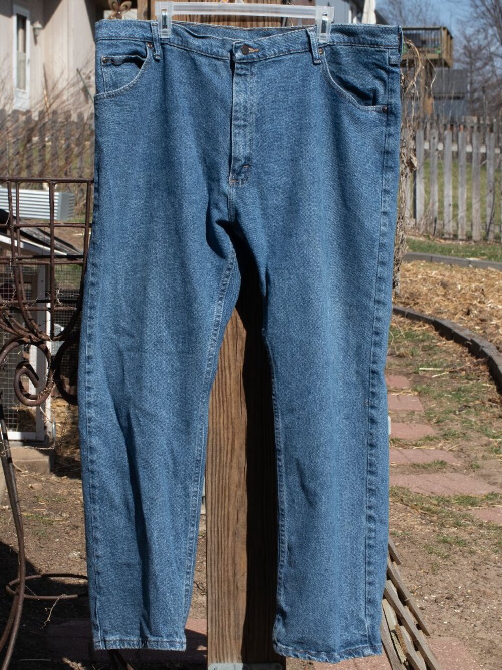 Wrangler Men's Blue Denim Jeans 42 x 30 Straight Leg Jeans Workwear Outdoor Wear